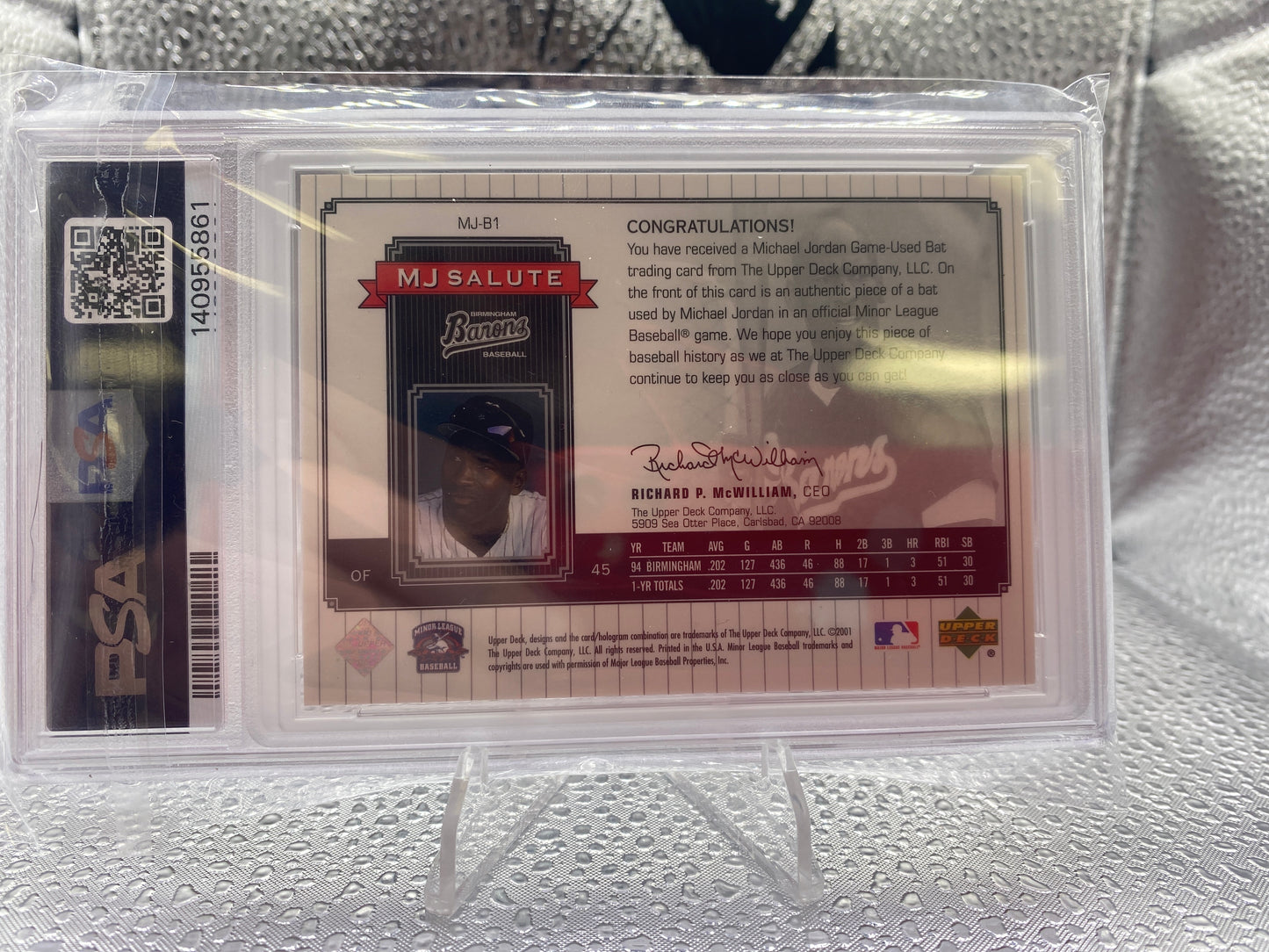 2001 UD M.L.Centennial Michael Jordan Mj Salute-Bat PSA 8