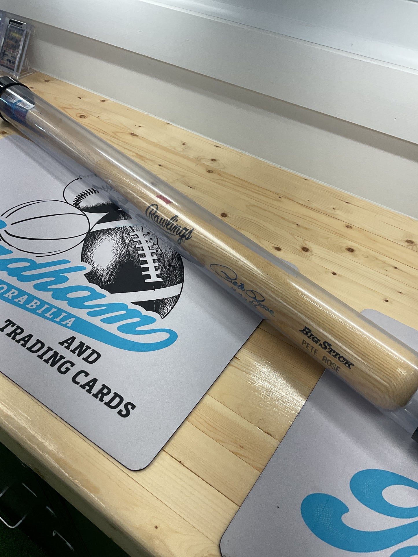 Pete Rose signed baseball bat one inscription #4256 hits