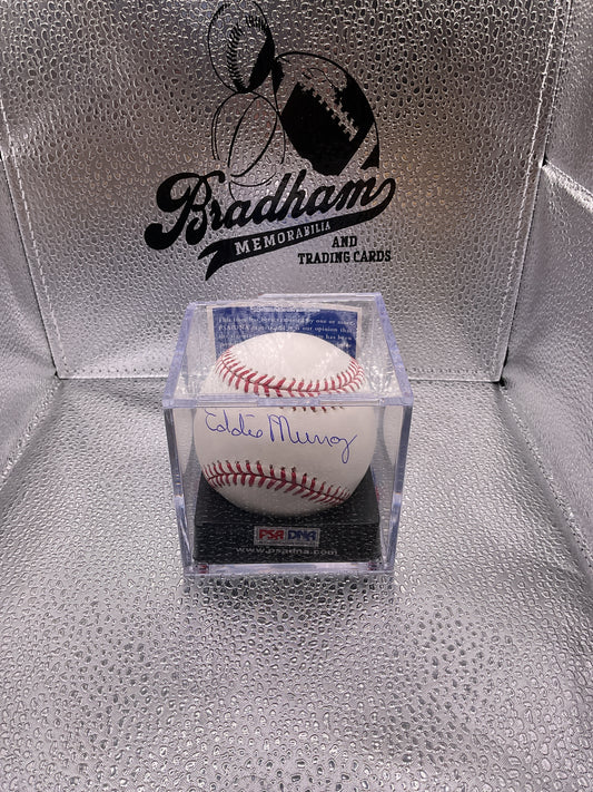 Eddie Murray auto baseball (damaged case)