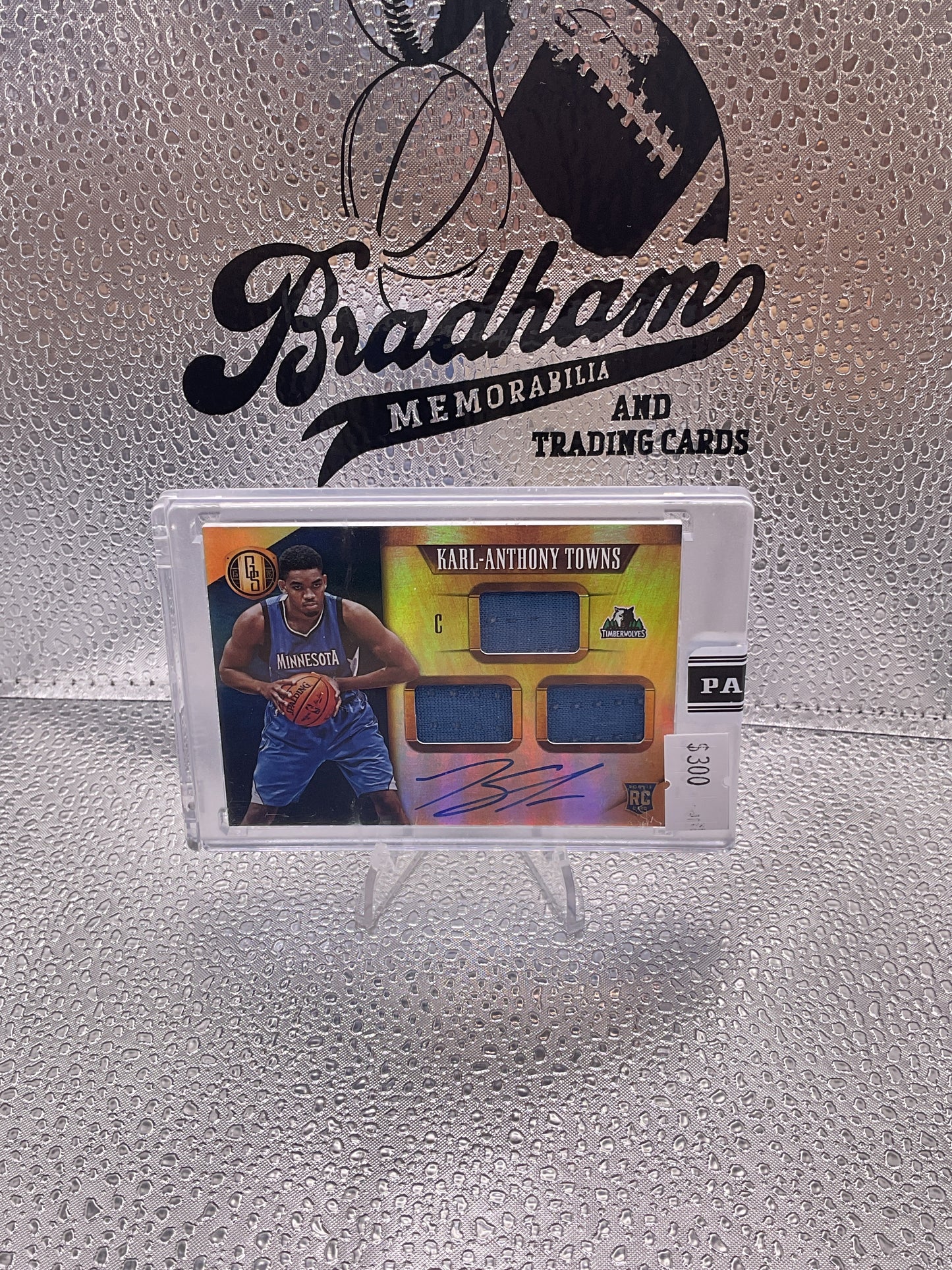 KARL-ANTHONY TOWNS 2015-16
PANINI GOLD STANDARD ROOKIE
PATCH AUTO ON CARD RC #288