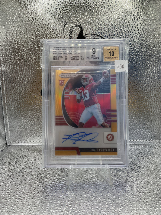 2020 Panini Prizm Draft Picks Auto Tua Tagovailoa #101 Beckett 9 Auto 10